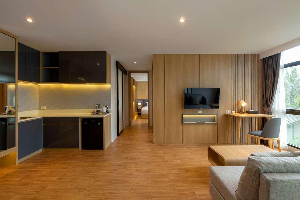 Wyndham Garden Naithon Phuket Hotel Стая снимка