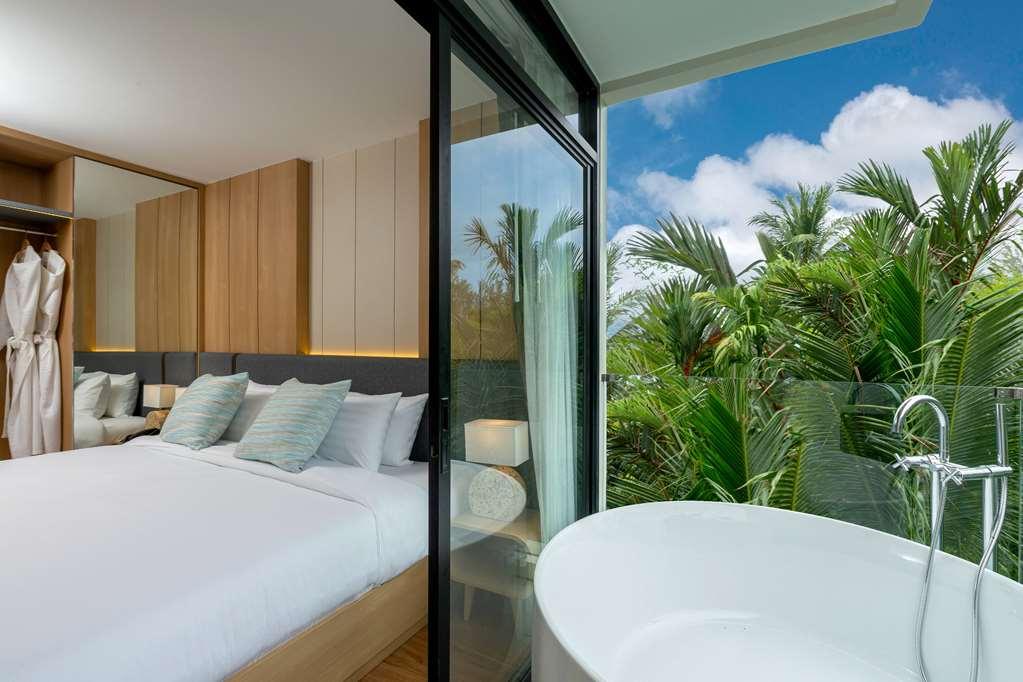 Wyndham Garden Naithon Phuket Hotel Стая снимка